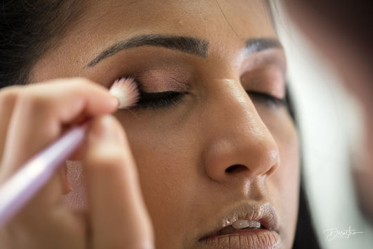 Do I really need a professional makeup artist? Do I really need a professional makeup artist?