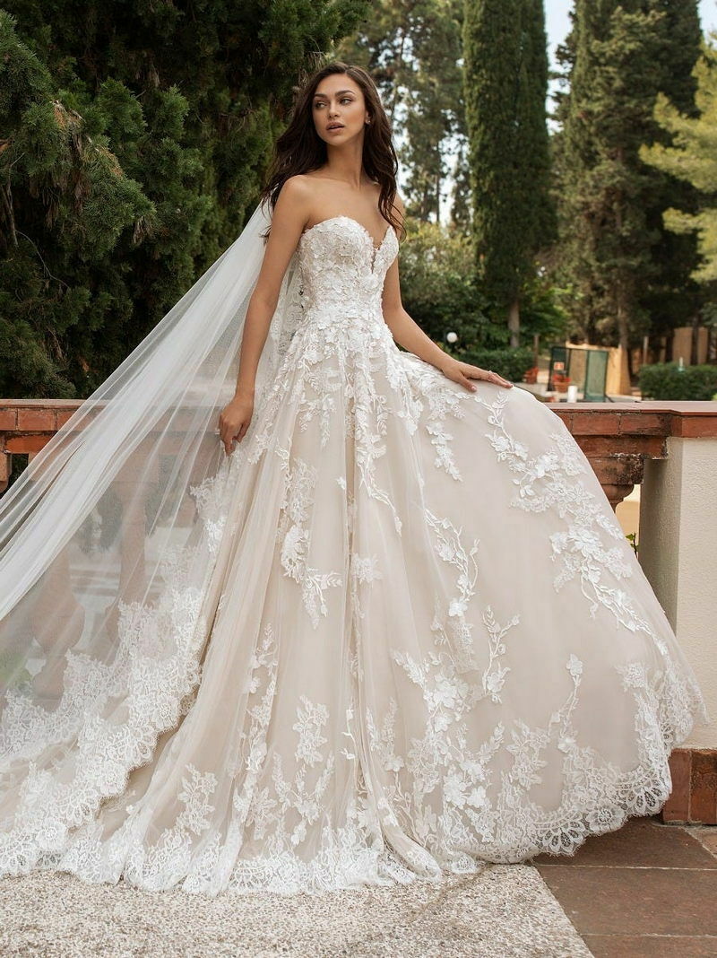 Foto WEDDING DRESSES 2023 Foto WEDDING DRESSES 2023 - Imagem 0