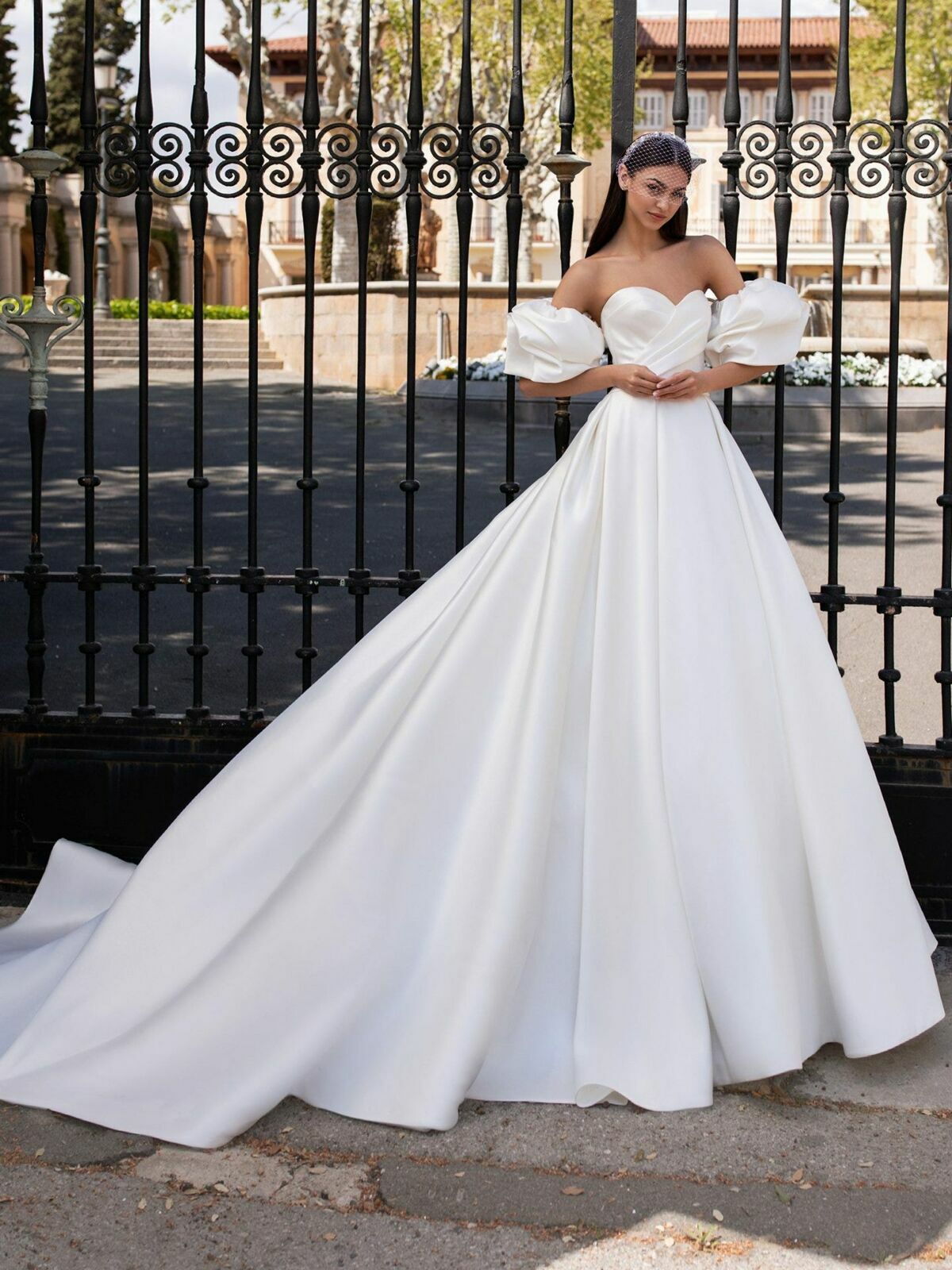 Foto WEDDING DRESSES 2023 Foto WEDDING DRESSES 2023 - Imagem 17